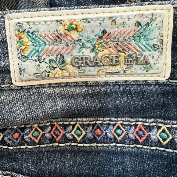 Grace in LA Jean Shorts Size 28 - Picture 8 of 10